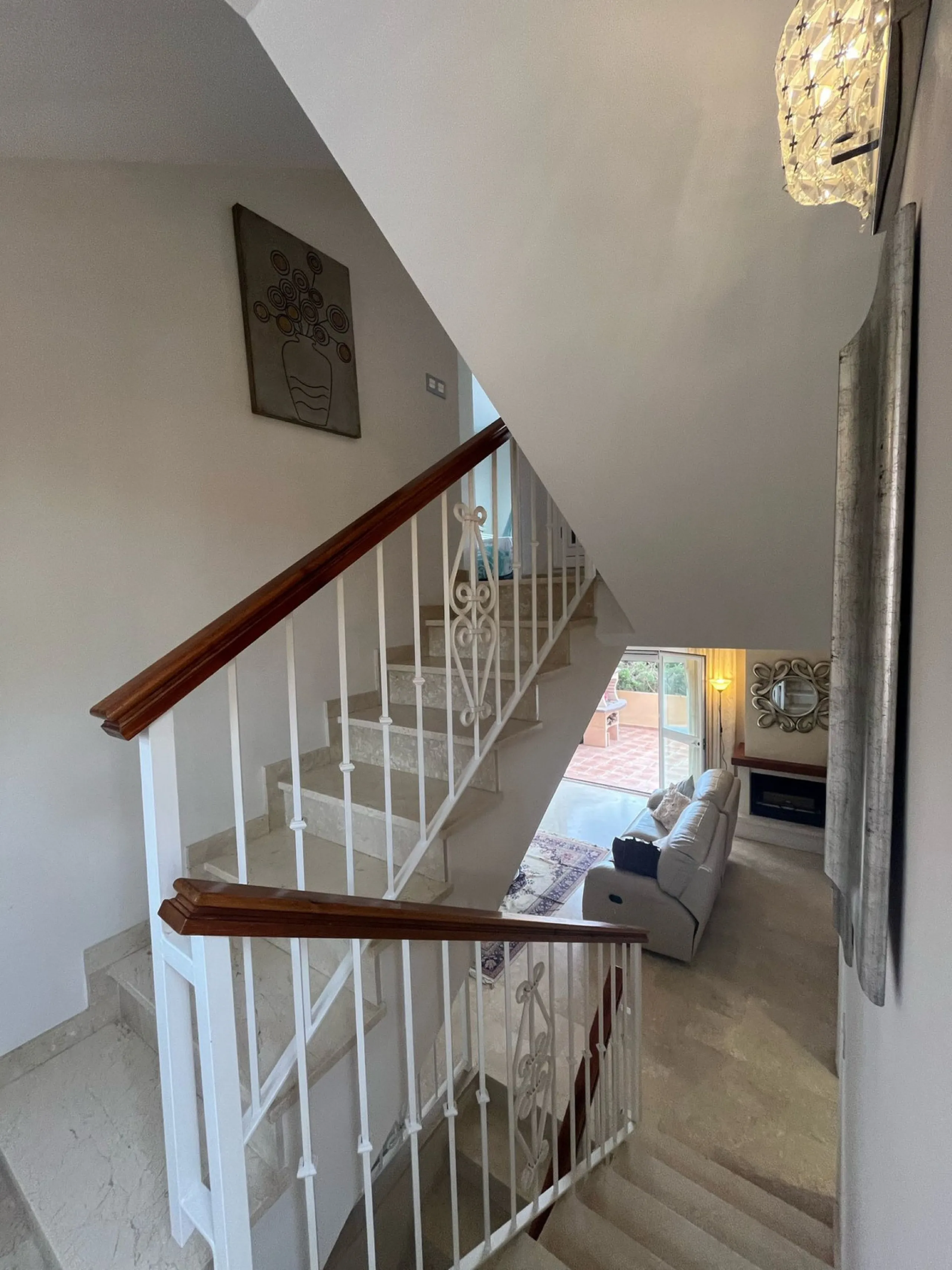 House - Townhouse в продаже в Marbella, Málaga. В доме 4 спален и 4 ванных комнат. Площадь дома 174 м². Площадь участка 128 м²