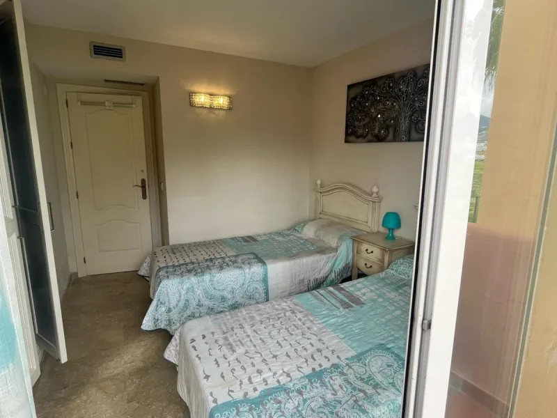 House - Townhouse в продаже в Marbella, Málaga. В доме 4 спален и 4 ванных комнат. Площадь дома 174 м². Площадь участка 128 м²