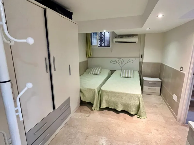 House - Townhouse в продаже в Marbella, Málaga. В доме 4 спален и 4 ванных комнат. Площадь дома 174 м². Площадь участка 128 м²