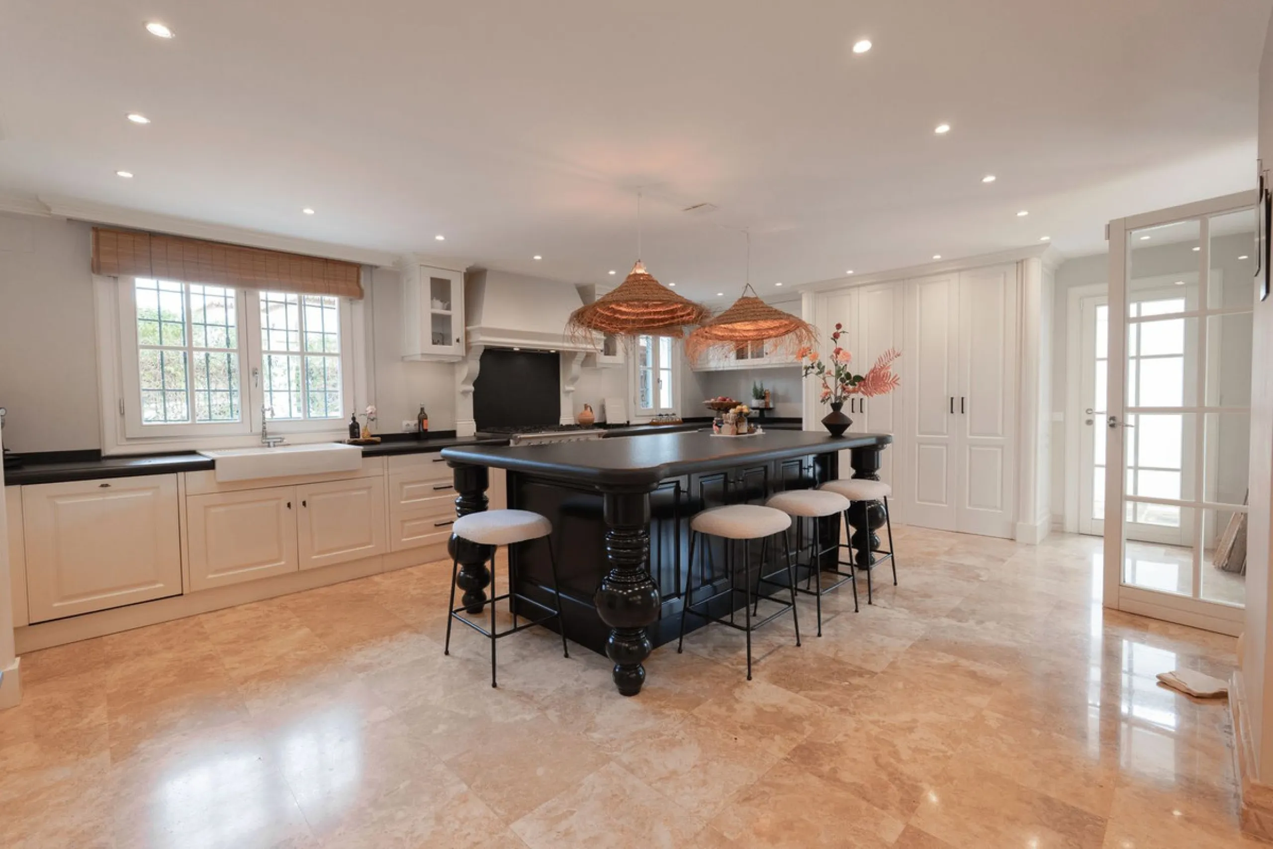 Exclusive Detached Beachside Villa - renovated in 2021