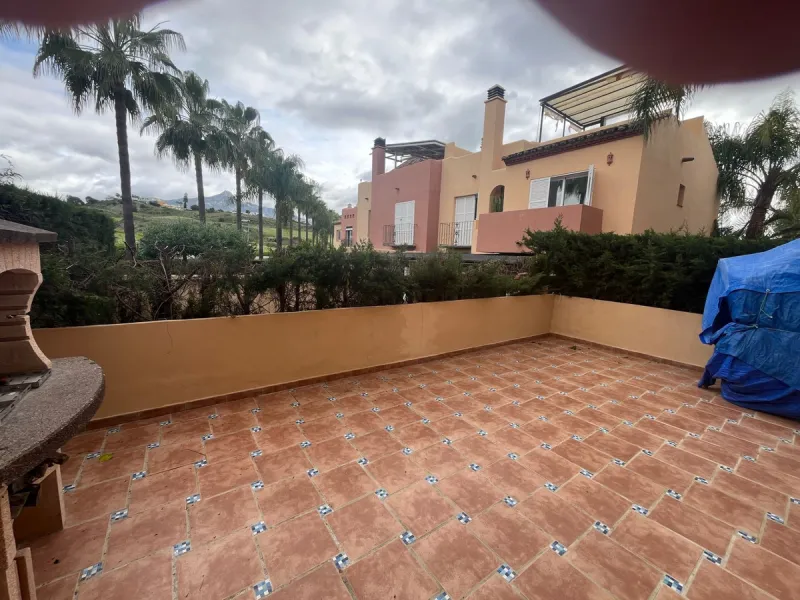 House - Townhouse в продаже в Marbella, Málaga. В доме 4 спален и 4 ванных комнат. Площадь дома 174 м². Площадь участка 128 м²