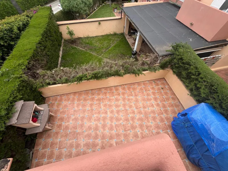 House - Townhouse в продаже в Marbella, Málaga. В доме 4 спален и 4 ванных комнат. Площадь дома 174 м². Площадь участка 128 м²