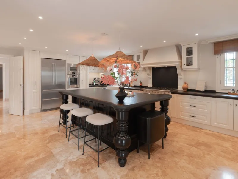 Exclusive Detached Beachside Villa - renovated in 2021