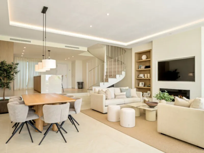 House - Townhouse в продаже в Benahavís, Málaga. В доме 4 спален и 4 ванных комнат. Площадь дома 198 м²