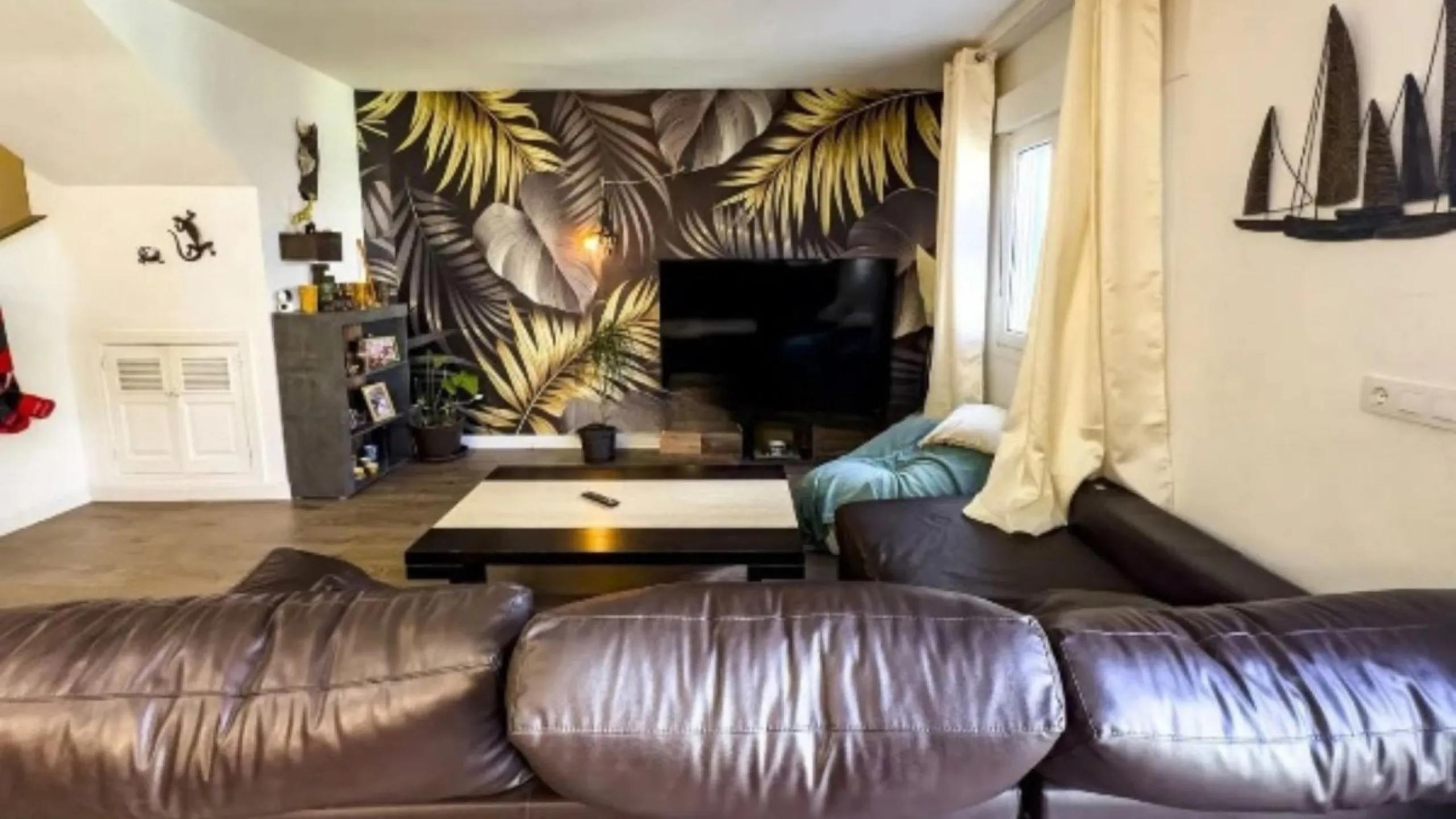 House - Semi-Detached House в продаже в Estepona, Málaga. В доме 3 спален и 2 ванных комнат. Площадь дома 292 м²