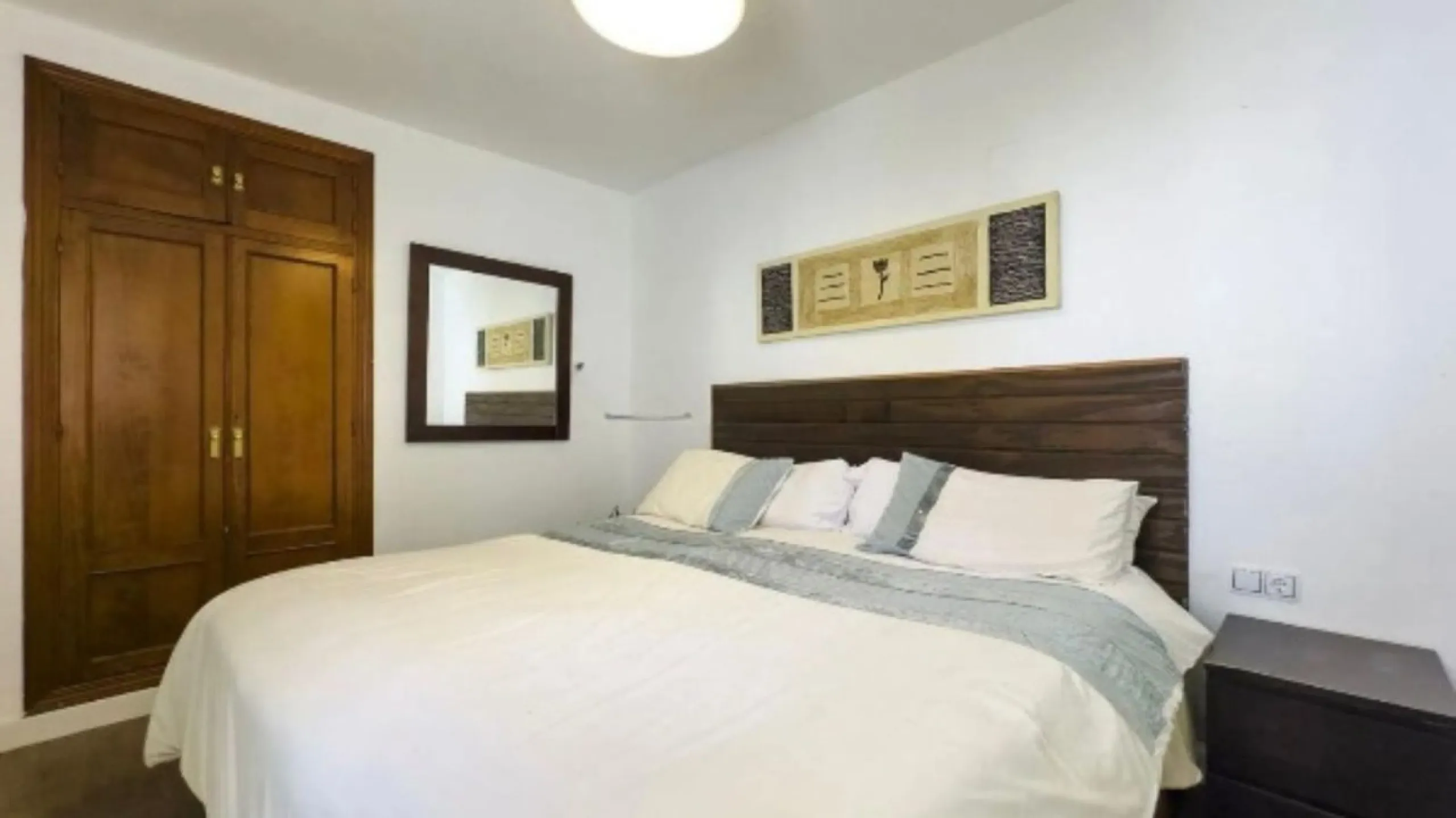 House - Semi-Detached House в продаже в Estepona, Málaga. В доме 3 спален и 2 ванных комнат. Площадь дома 292 м²