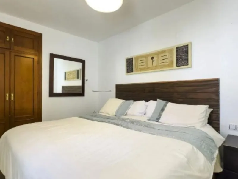 House - Semi-Detached House в продаже в Estepona, Málaga. В доме 3 спален и 2 ванных комнат. Площадь дома 292 м²