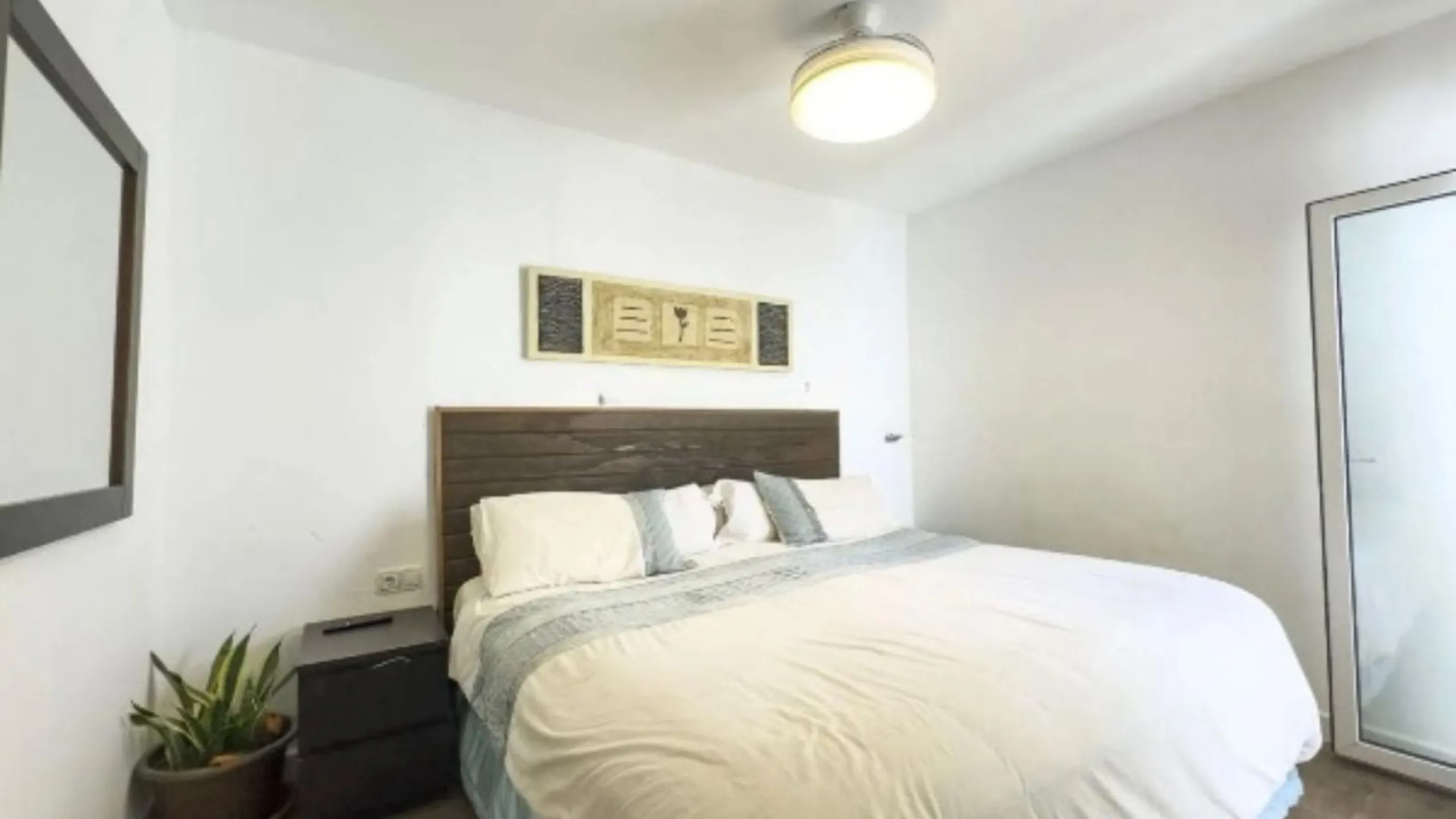 House - Semi-Detached House в продаже в Estepona, Málaga. В доме 3 спален и 2 ванных комнат. Площадь дома 292 м²