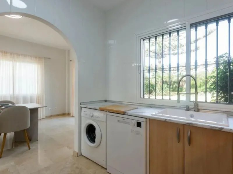 Exclusive corner semi-detached villa with sea views located in the prestigious Urbanización Artola Alta, in the sought-after area of Artola – Cabopino, Marbella, on the renowned Costa del Sol. A rare opportunity in one of Marbella's most desirable locatio