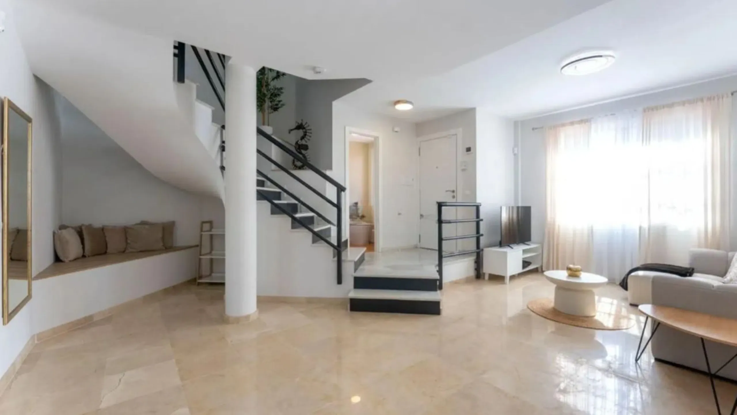 Exclusive corner semi-detached villa with sea views located in the prestigious Urbanización Artola Alta, in the sought-after area of Artola – Cabopino, Marbella, on the renowned Costa del Sol. A rare opportunity in one of Marbella's most desirable locatio