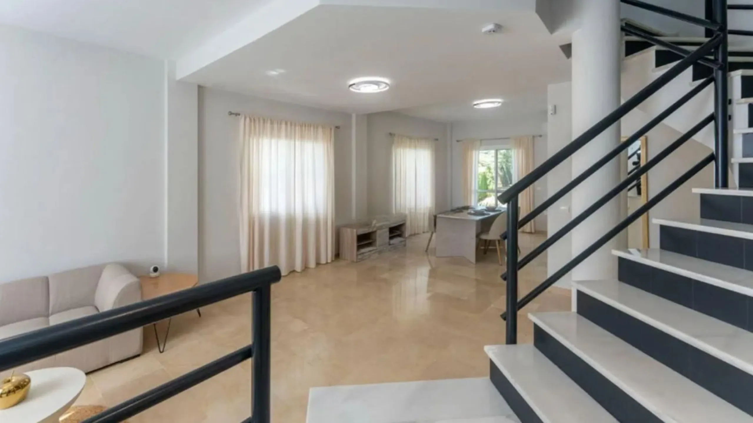 Exclusive corner semi-detached villa with sea views located in the prestigious Urbanización Artola Alta, in the sought-after area of Artola – Cabopino, Marbella, on the renowned Costa del Sol. A rare opportunity in one of Marbella's most desirable locatio