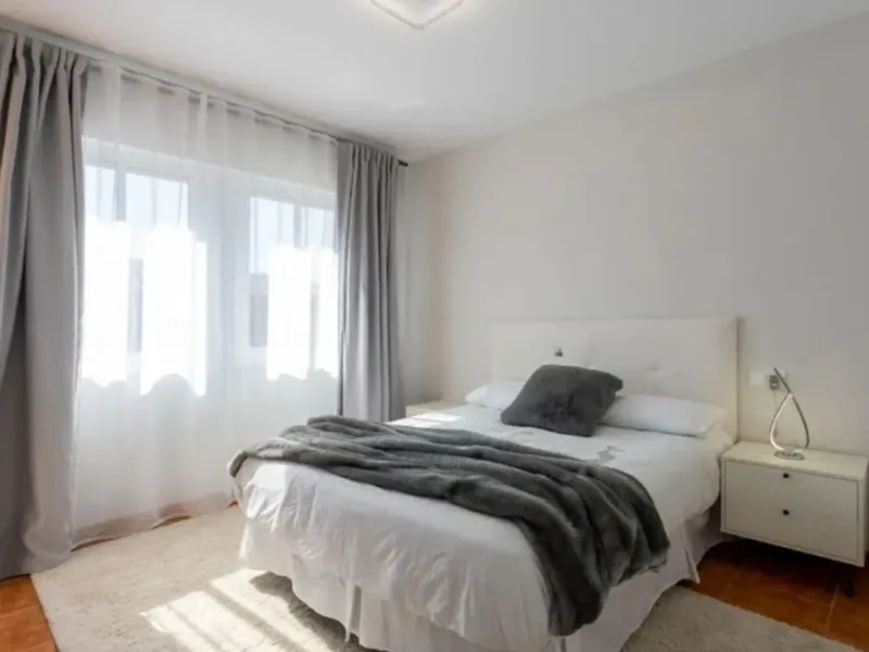 Exclusive corner semi-detached villa with sea views located in the prestigious Urbanización Artola Alta, in the sought-after area of Artola – Cabopino, Marbella, on the renowned Costa del Sol. A rare opportunity in one of Marbella's most desirable locatio