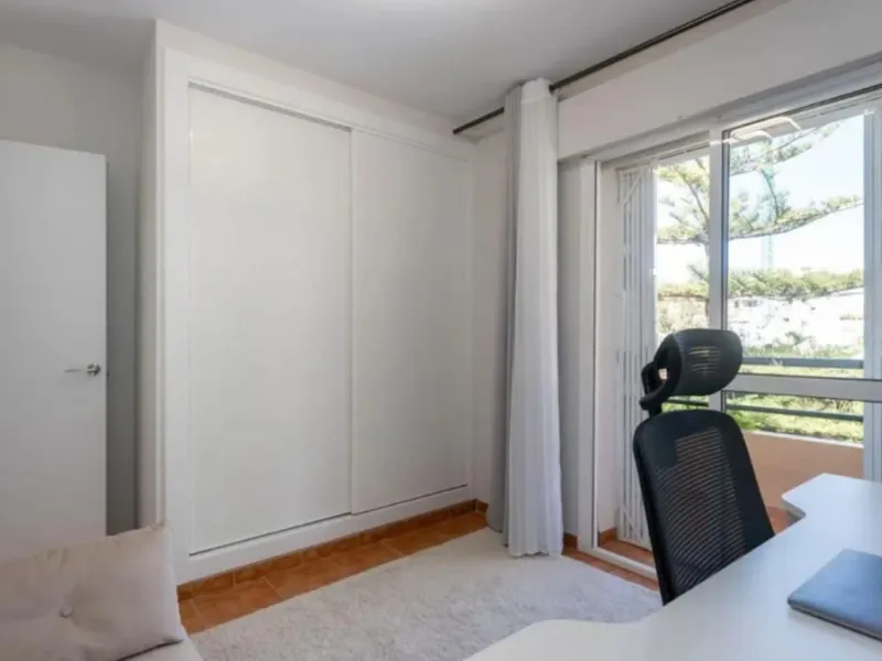 Exclusive corner semi-detached villa with sea views located in the prestigious Urbanización Artola Alta, in the sought-after area of Artola – Cabopino, Marbella, on the renowned Costa del Sol. A rare opportunity in one of Marbella's most desirable locatio