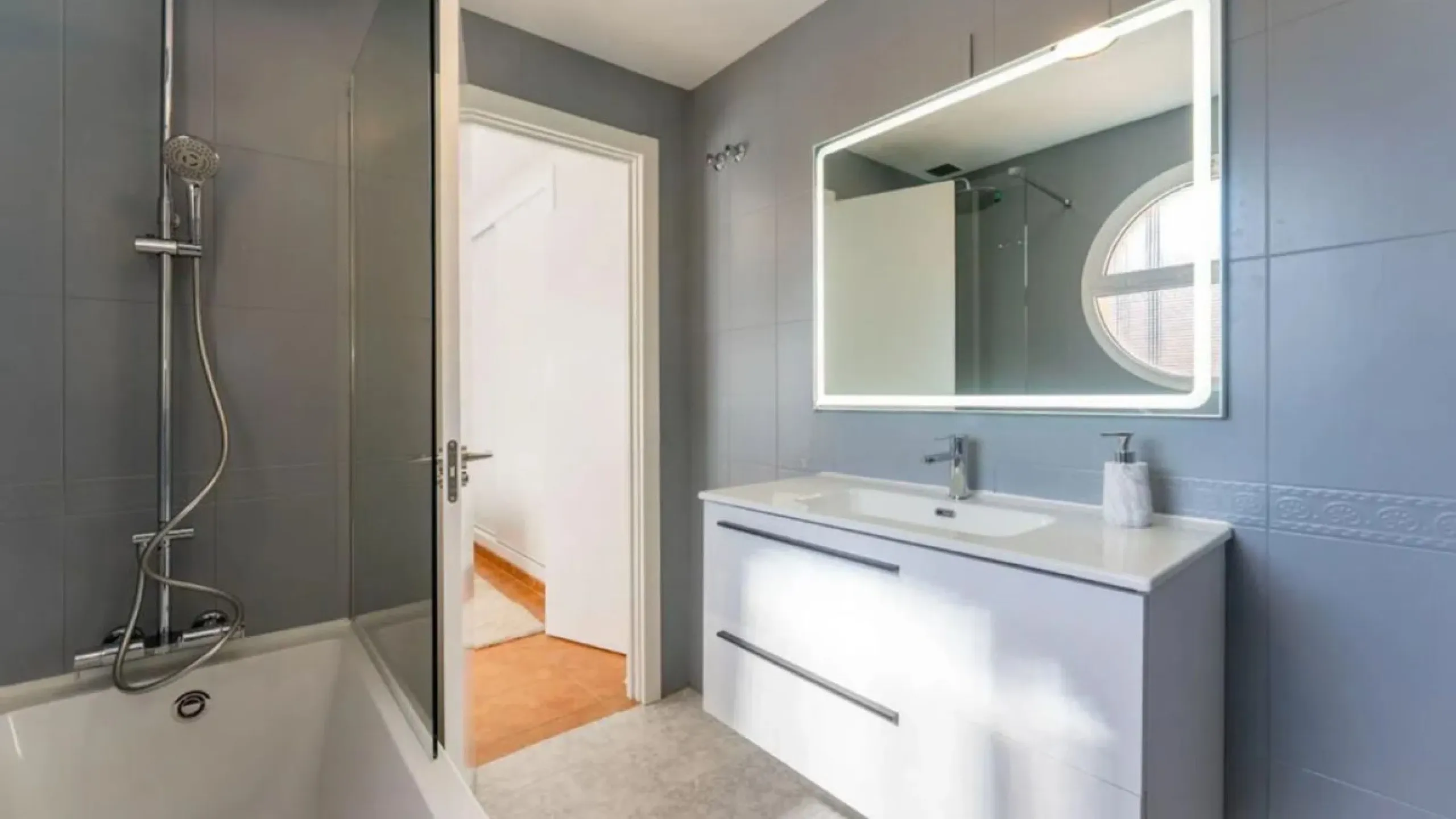 Exclusive corner semi-detached villa with sea views located in the prestigious Urbanización Artola Alta, in the sought-after area of Artola – Cabopino, Marbella, on the renowned Costa del Sol. A rare opportunity in one of Marbella's most desirable locatio