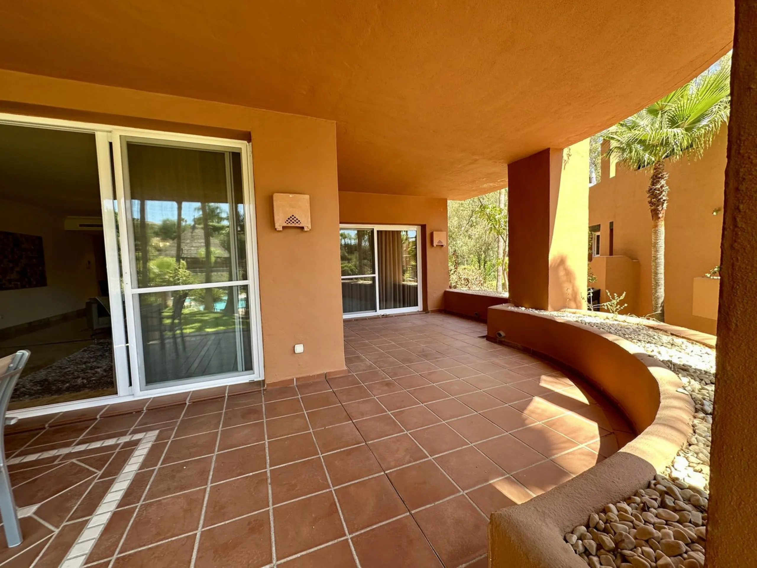 Discover this stunning 3-bedroom, 2-bathroom apartment located in the heart of Nueva Andalucia. Perfectly positioned close to top amenities, including renowned golf courses, schools, beaches, restaurants, and shops, this apartment offers a prime location 
