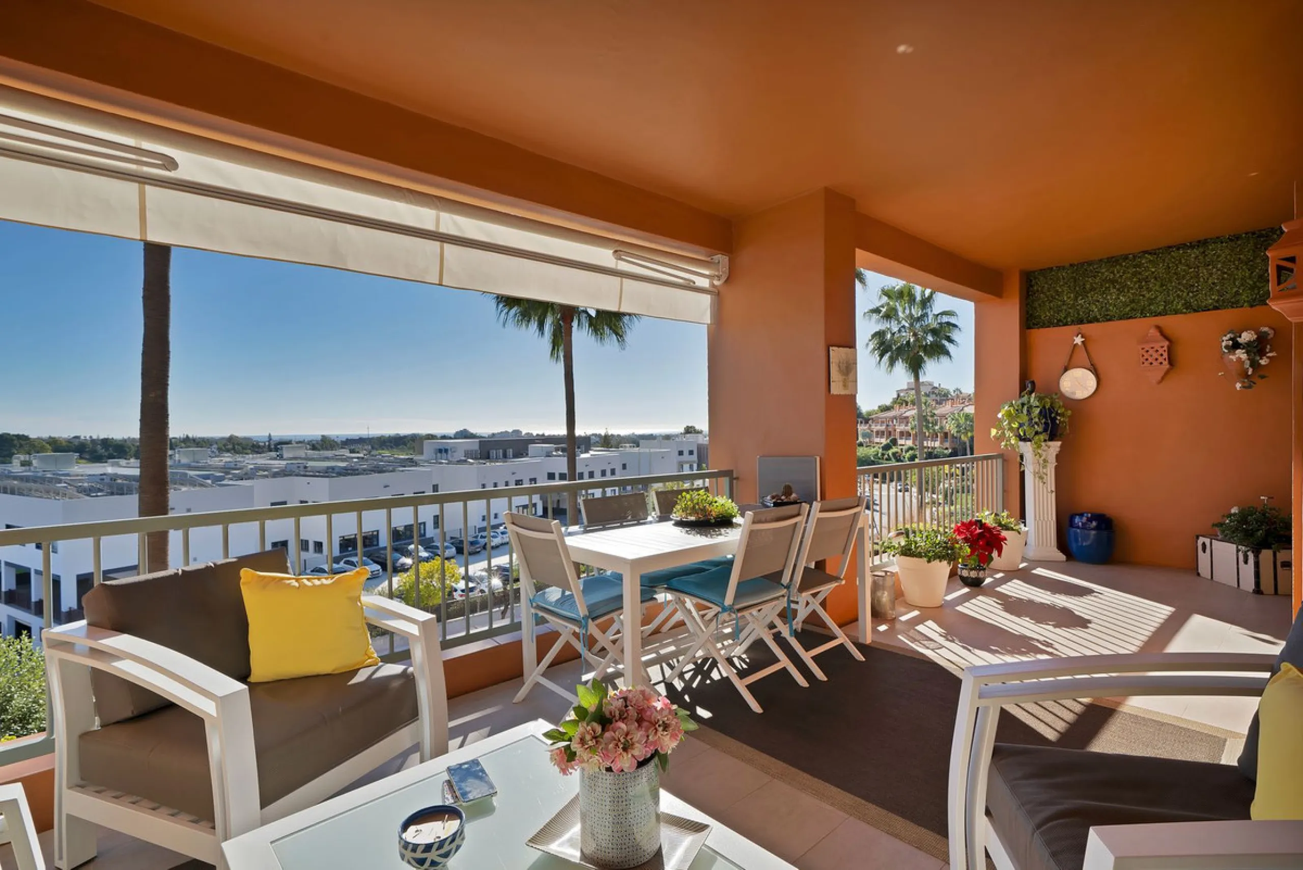 We are proud to present an exceptional opportunity in one of Estepona's most desirable gated communities: Benatalaya in Atalaya.