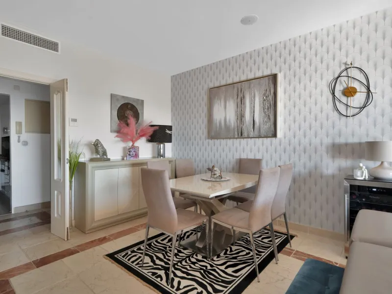 We are proud to present an exceptional opportunity in one of Estepona's most desirable gated communities: Benatalaya in Atalaya.