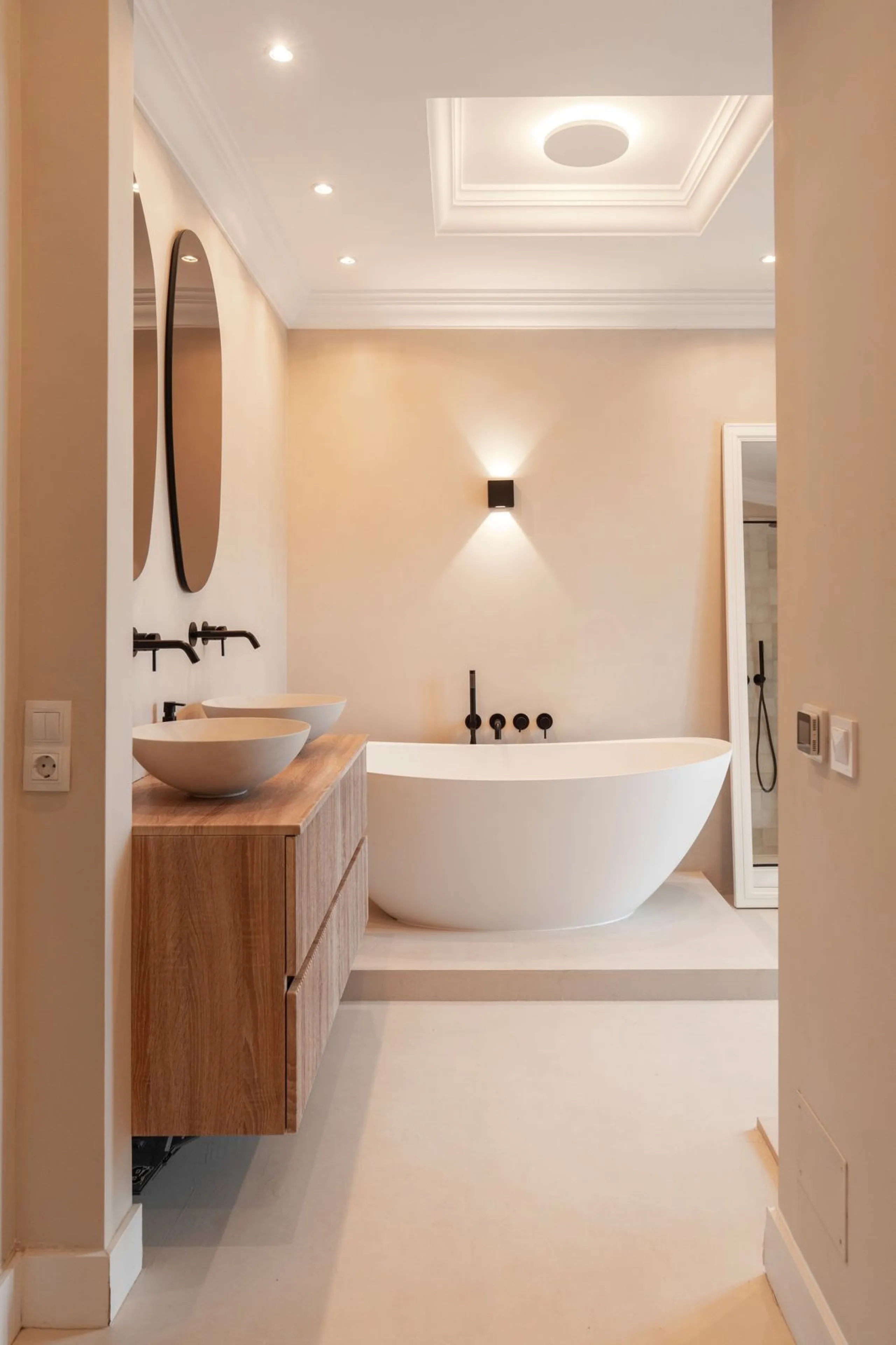 Exclusive Detached Beachside Villa - renovated in 2021