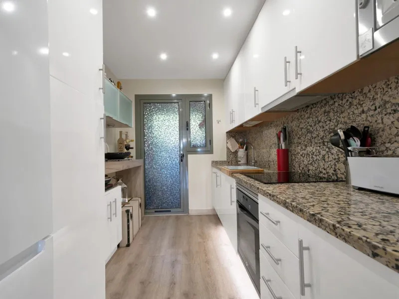 We are proud to present an exceptional opportunity in one of Estepona's most desirable gated communities: Benatalaya in Atalaya.