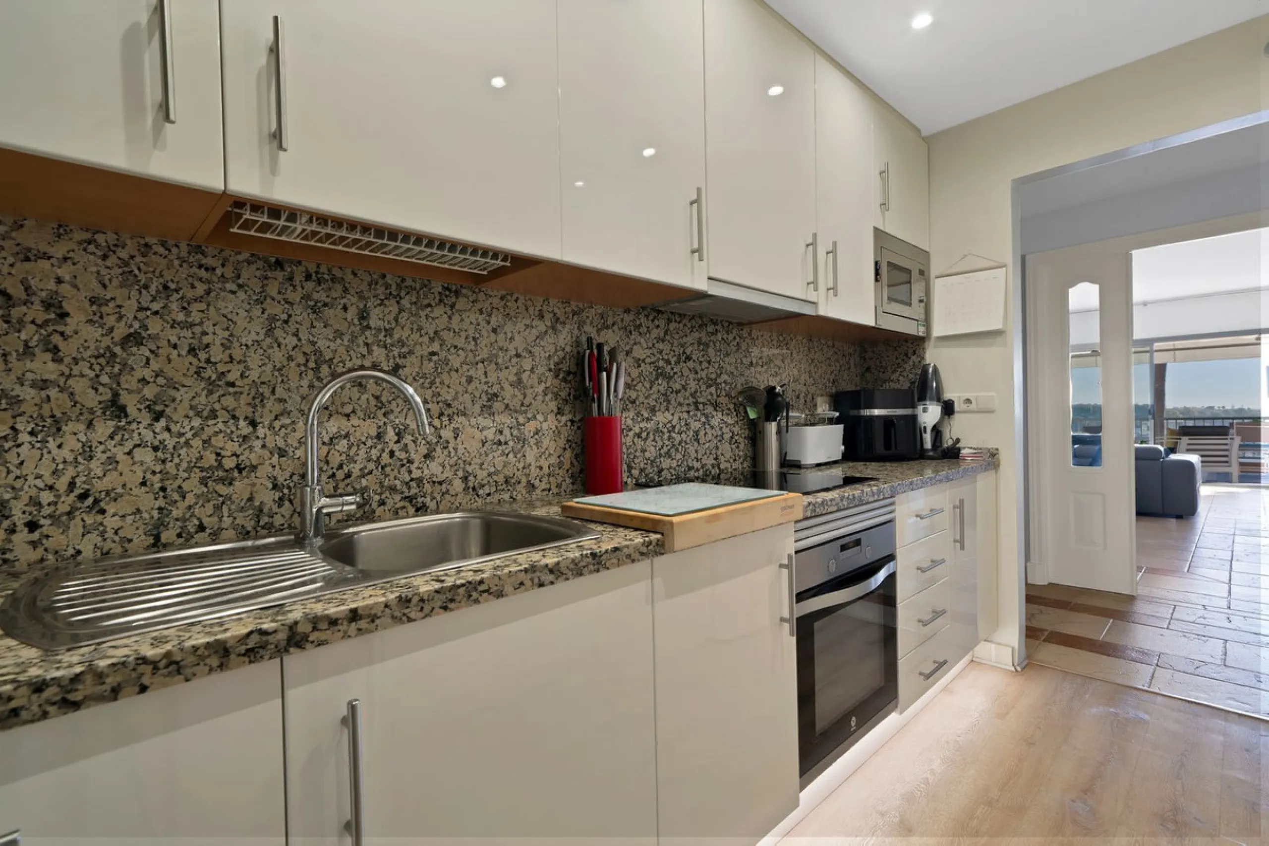 We are proud to present an exceptional opportunity in one of Estepona's most desirable gated communities: Benatalaya in Atalaya.