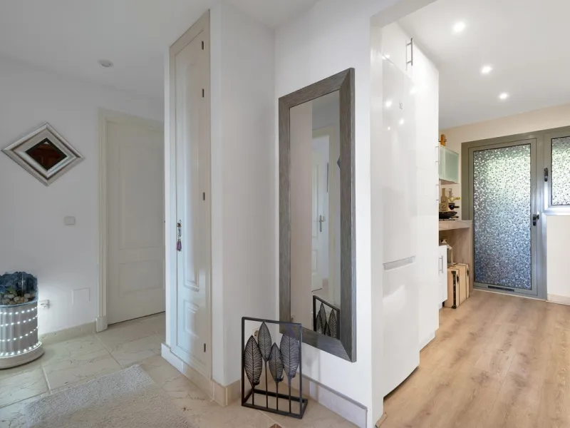 We are proud to present an exceptional opportunity in one of Estepona's most desirable gated communities: Benatalaya in Atalaya.