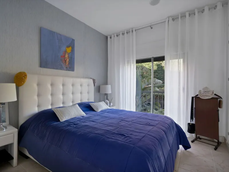 We are proud to present an exceptional opportunity in one of Estepona's most desirable gated communities: Benatalaya in Atalaya.