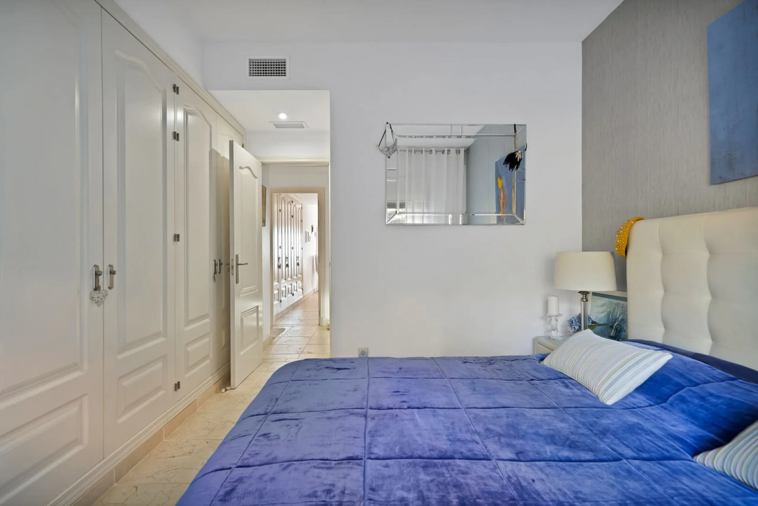 We are proud to present an exceptional opportunity in one of Estepona's most desirable gated communities: Benatalaya in Atalaya.