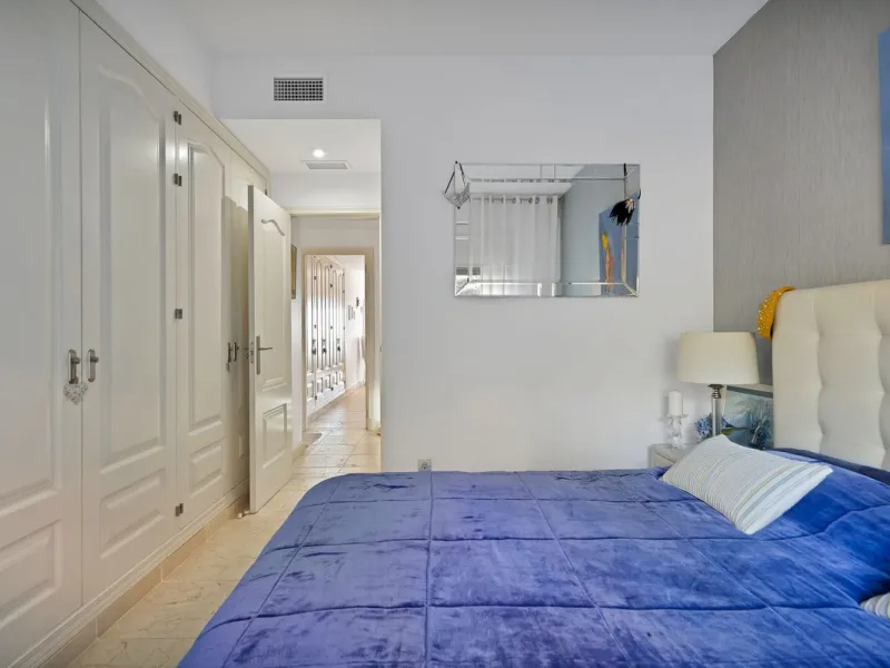 We are proud to present an exceptional opportunity in one of Estepona's most desirable gated communities: Benatalaya in Atalaya.