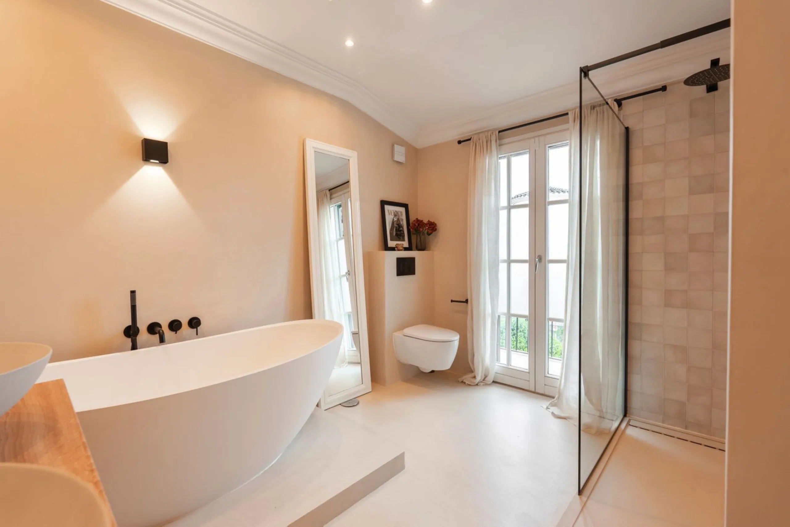 Exclusive Detached Beachside Villa - renovated in 2021