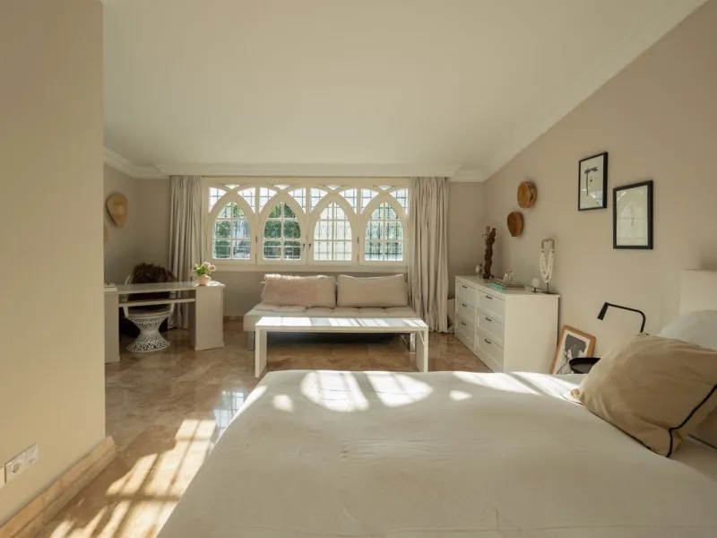 Exclusive Detached Beachside Villa - renovated in 2021