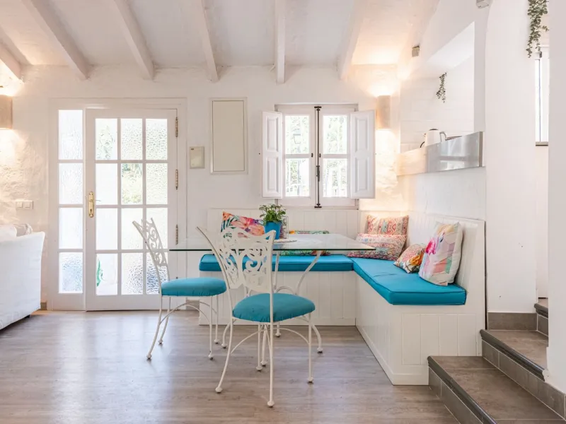House - Detached Villa в продаже в Benahavís, Málaga. В доме 4 спален и 4 ванных комнат. Площадь дома 235 м². Площадь участка 808 м²