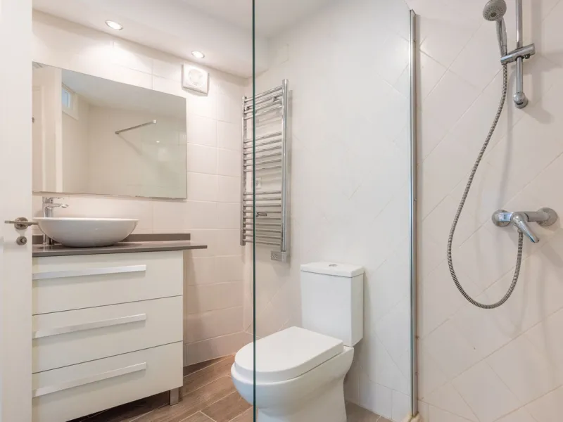 House - Detached Villa в продаже в Benahavís, Málaga. В доме 4 спален и 4 ванных комнат. Площадь дома 235 м². Площадь участка 808 м²