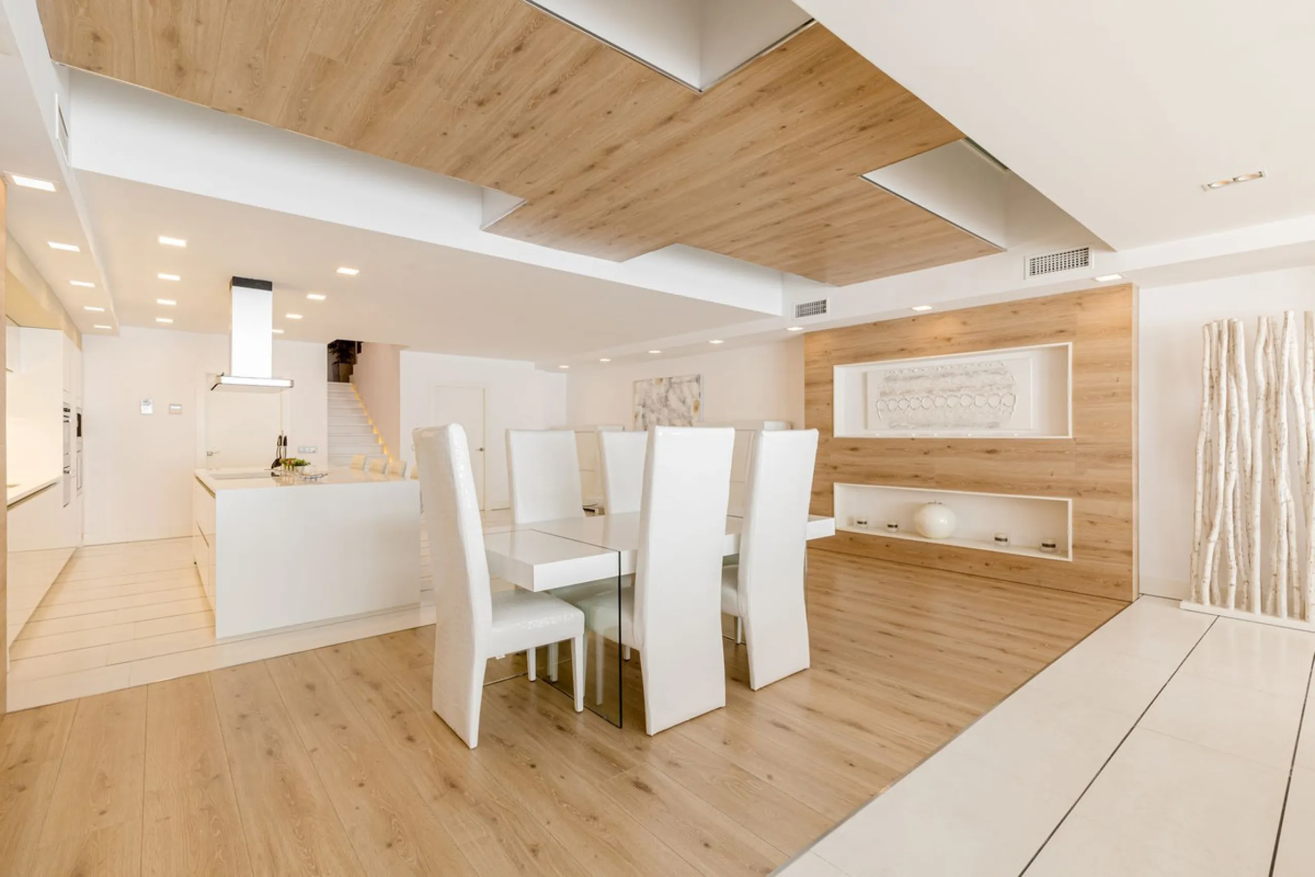 OUR EXCLUSIVE! Location Location Location! The perfect property in the heart of the famous Puerto Banus directly on the beach. A frontline beach property with 3 bedrooms and 4 bathrooms.