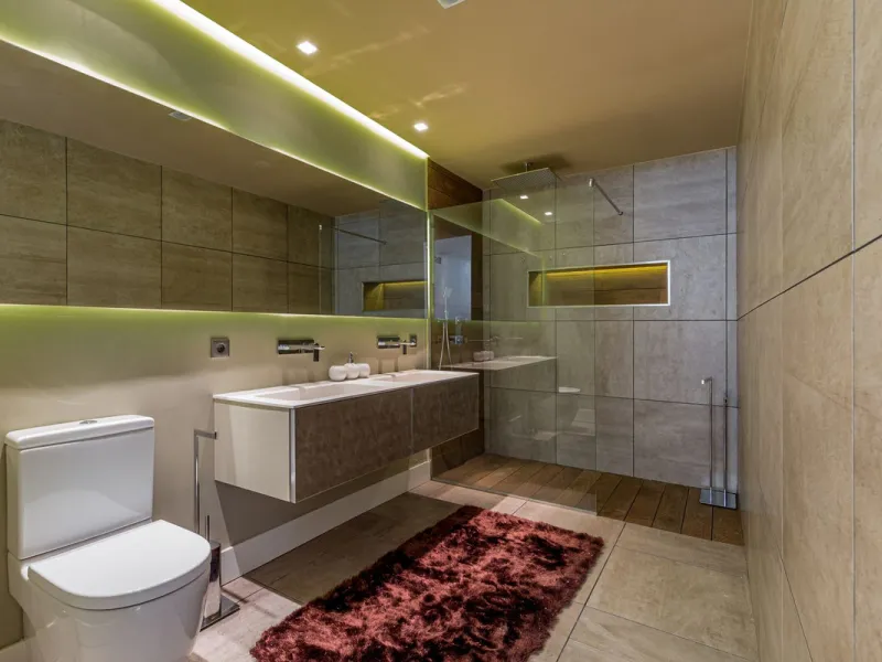 OUR EXCLUSIVE! Location Location Location! The perfect property in the heart of the famous Puerto Banus directly on the beach. A frontline beach property with 3 bedrooms and 4 bathrooms.