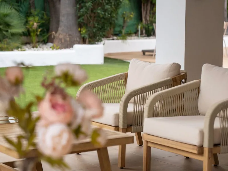 Exclusive Detached Beachside Villa - renovated in 2021