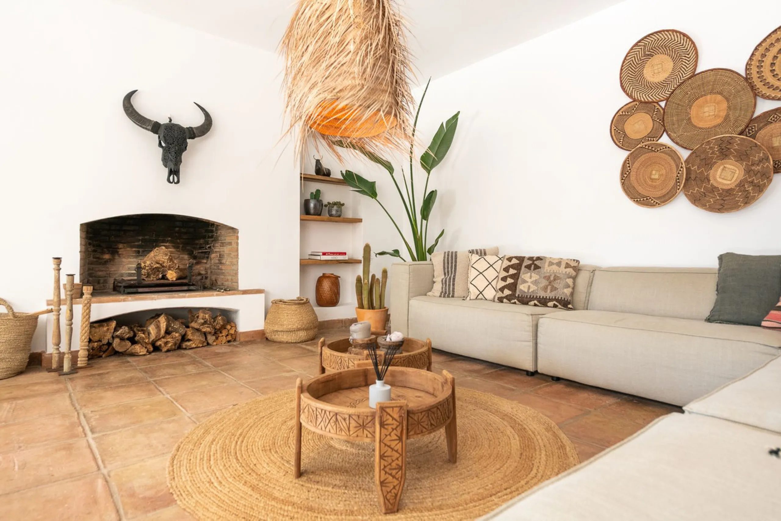 Stunning One-Level Ibiza style Villa in Prestigious Hacienda Las Chapas, Marbella East