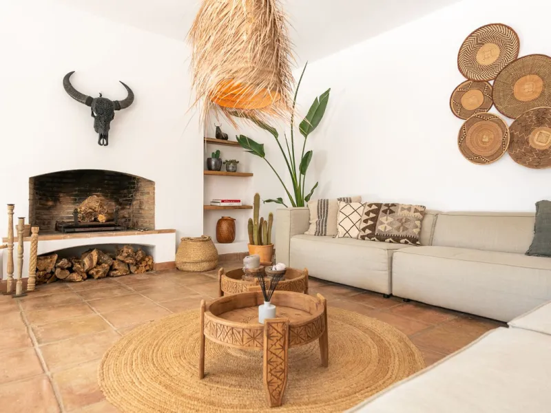 Stunning One-Level Ibiza style Villa in Prestigious Hacienda Las Chapas, Marbella East