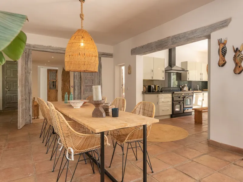 Stunning One-Level Ibiza style Villa in Prestigious Hacienda Las Chapas, Marbella East