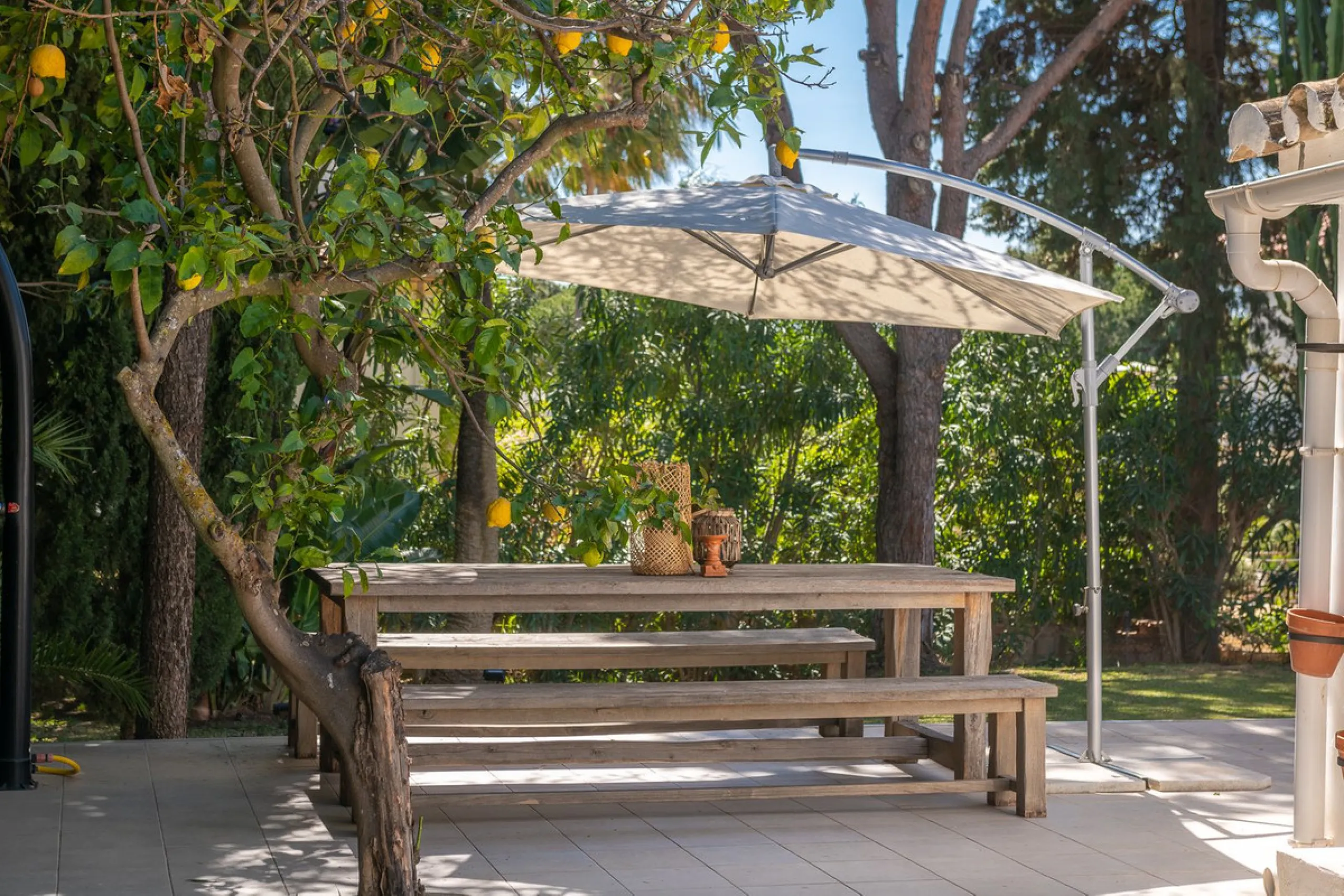 Stunning One-Level Ibiza style Villa in Prestigious Hacienda Las Chapas, Marbella East