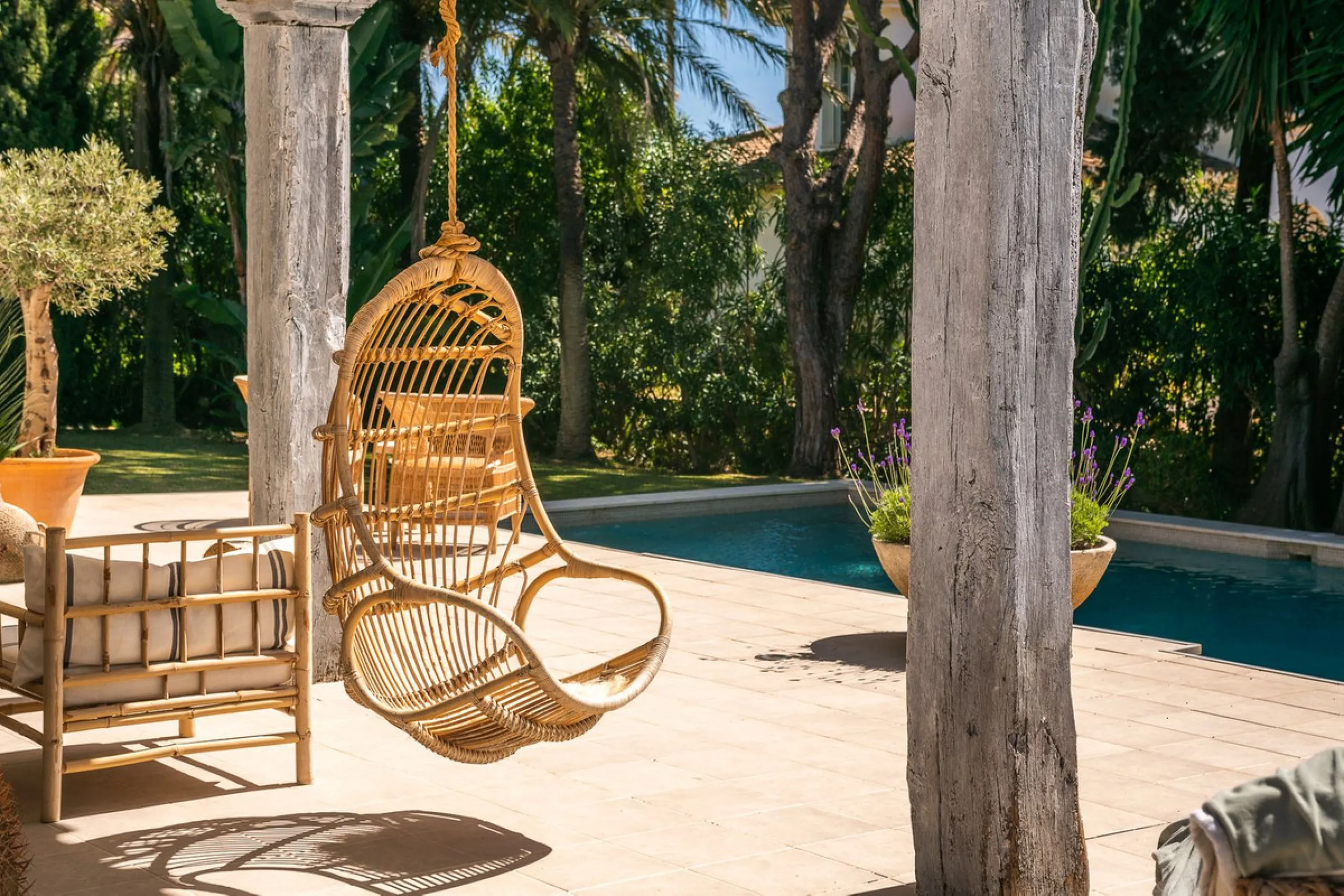 Stunning One-Level Ibiza style Villa in Prestigious Hacienda Las Chapas, Marbella East