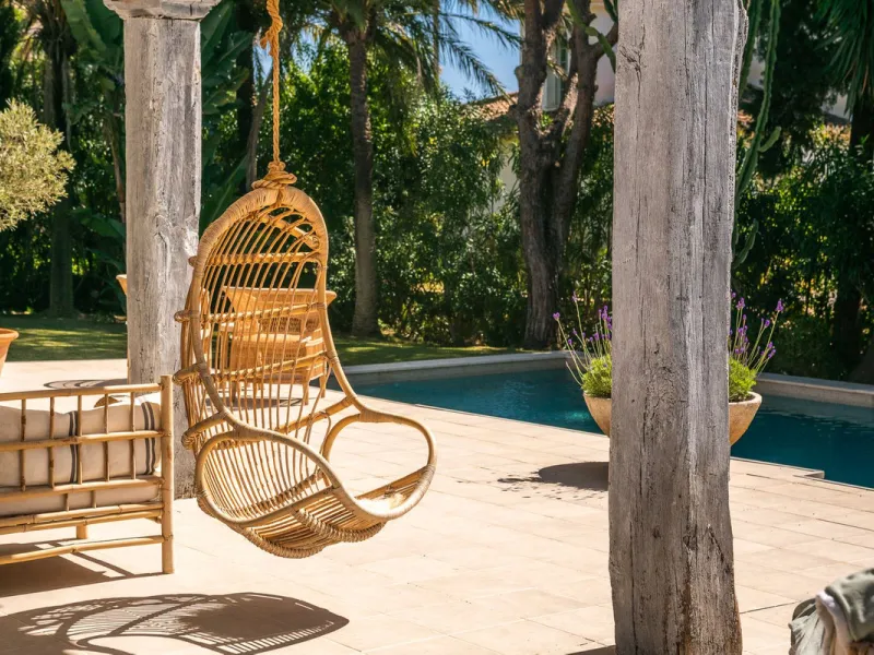 Stunning One-Level Ibiza style Villa in Prestigious Hacienda Las Chapas, Marbella East