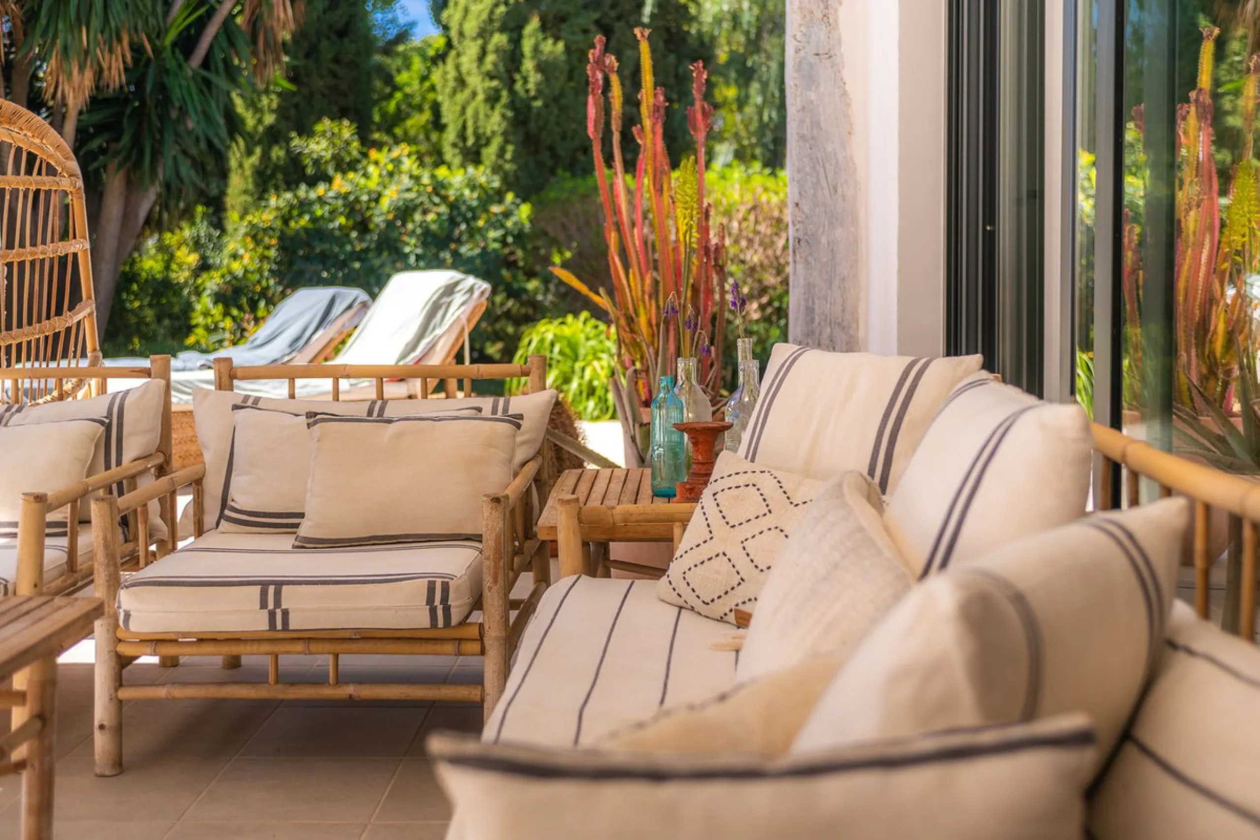 Stunning One-Level Ibiza style Villa in Prestigious Hacienda Las Chapas, Marbella East