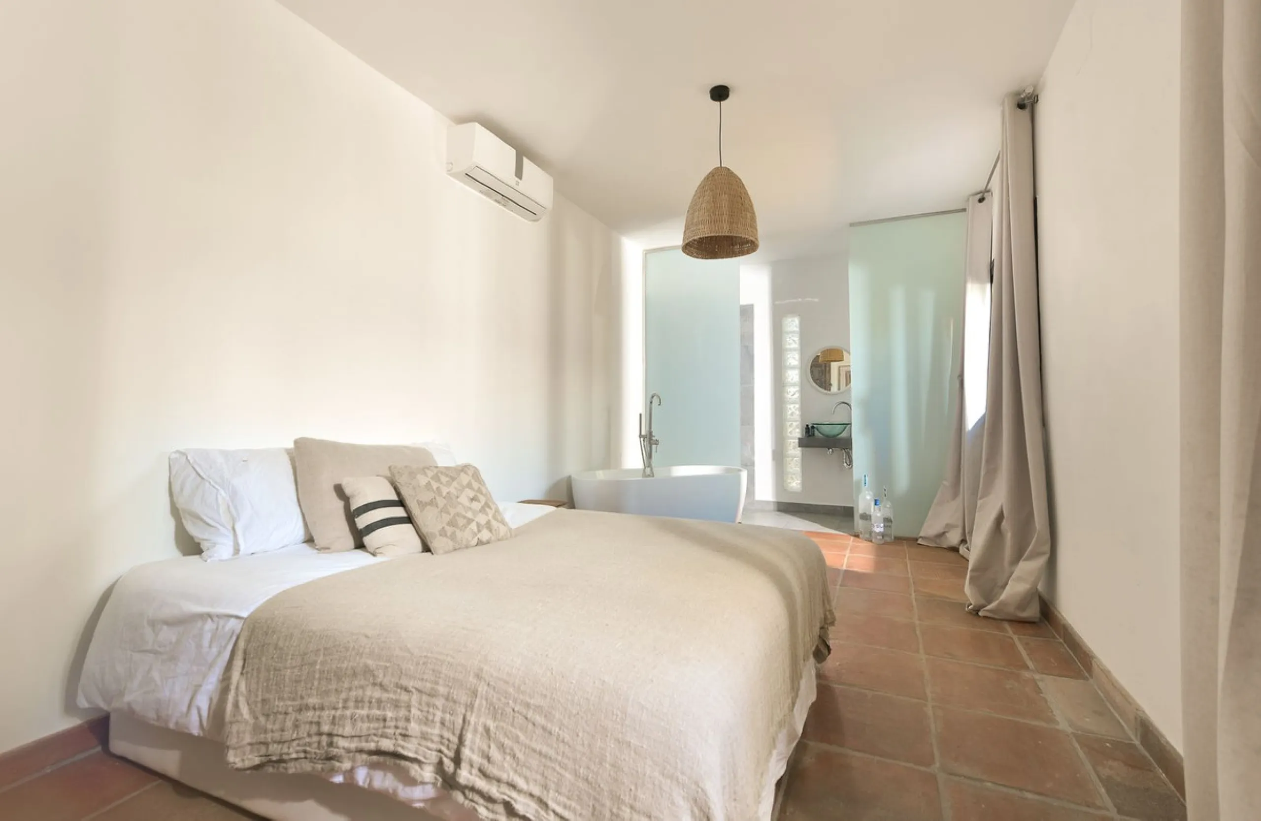 Stunning One-Level Ibiza style Villa in Prestigious Hacienda Las Chapas, Marbella East