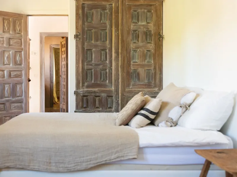 Stunning One-Level Ibiza style Villa in Prestigious Hacienda Las Chapas, Marbella East