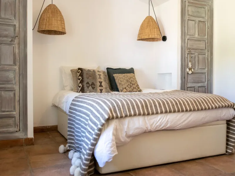 Stunning One-Level Ibiza style Villa in Prestigious Hacienda Las Chapas, Marbella East