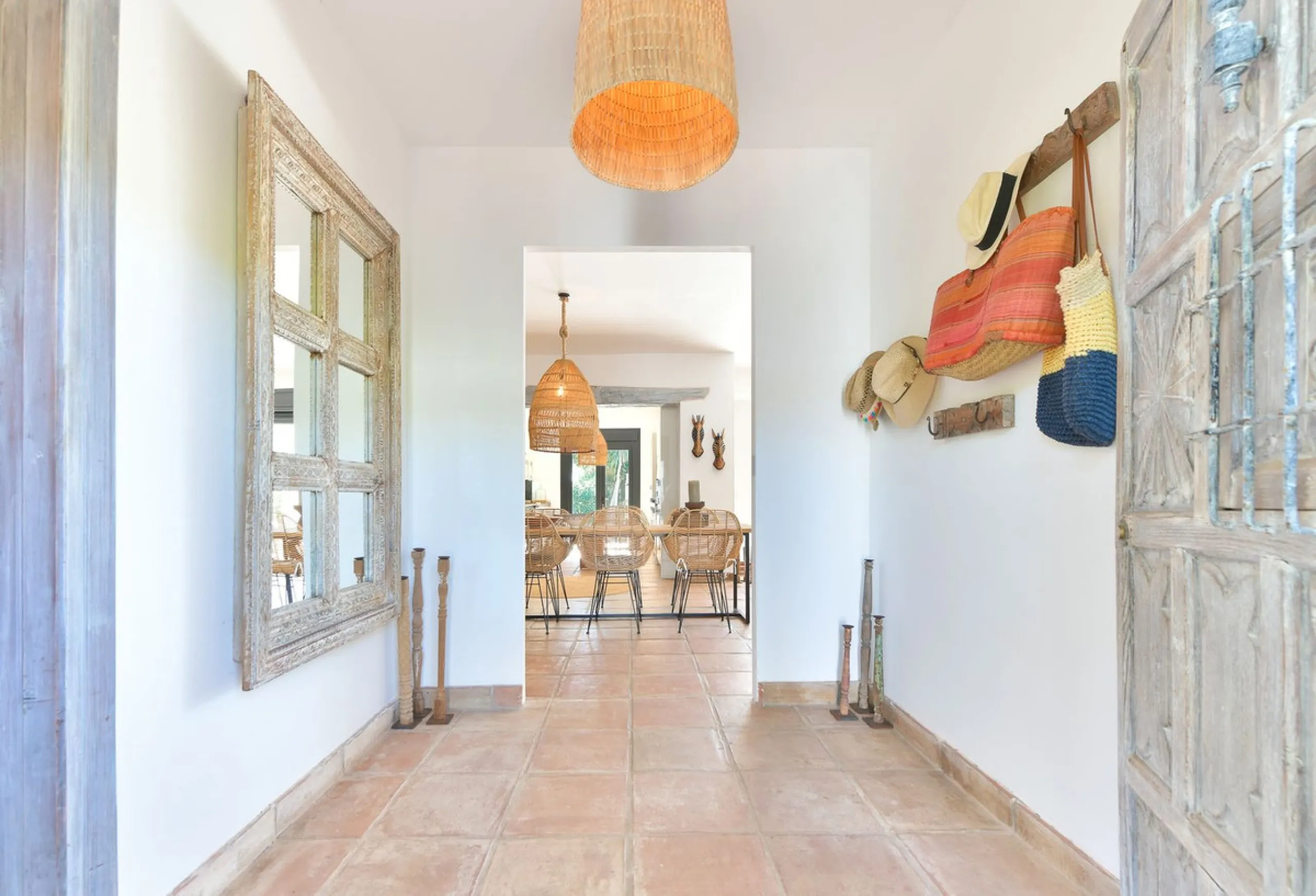 Stunning One-Level Ibiza style Villa in Prestigious Hacienda Las Chapas, Marbella East