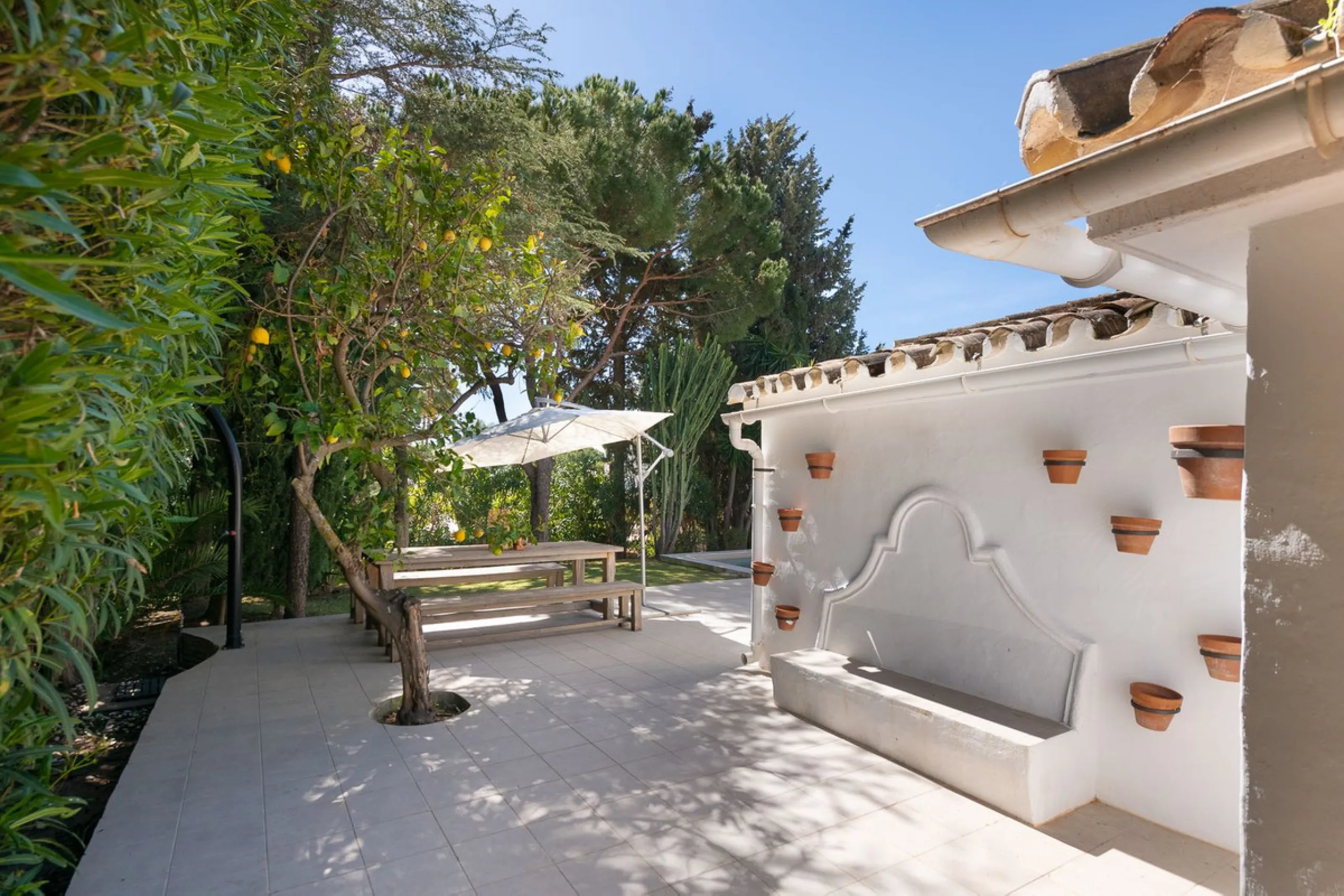 Stunning One-Level Ibiza style Villa in Prestigious Hacienda Las Chapas, Marbella East