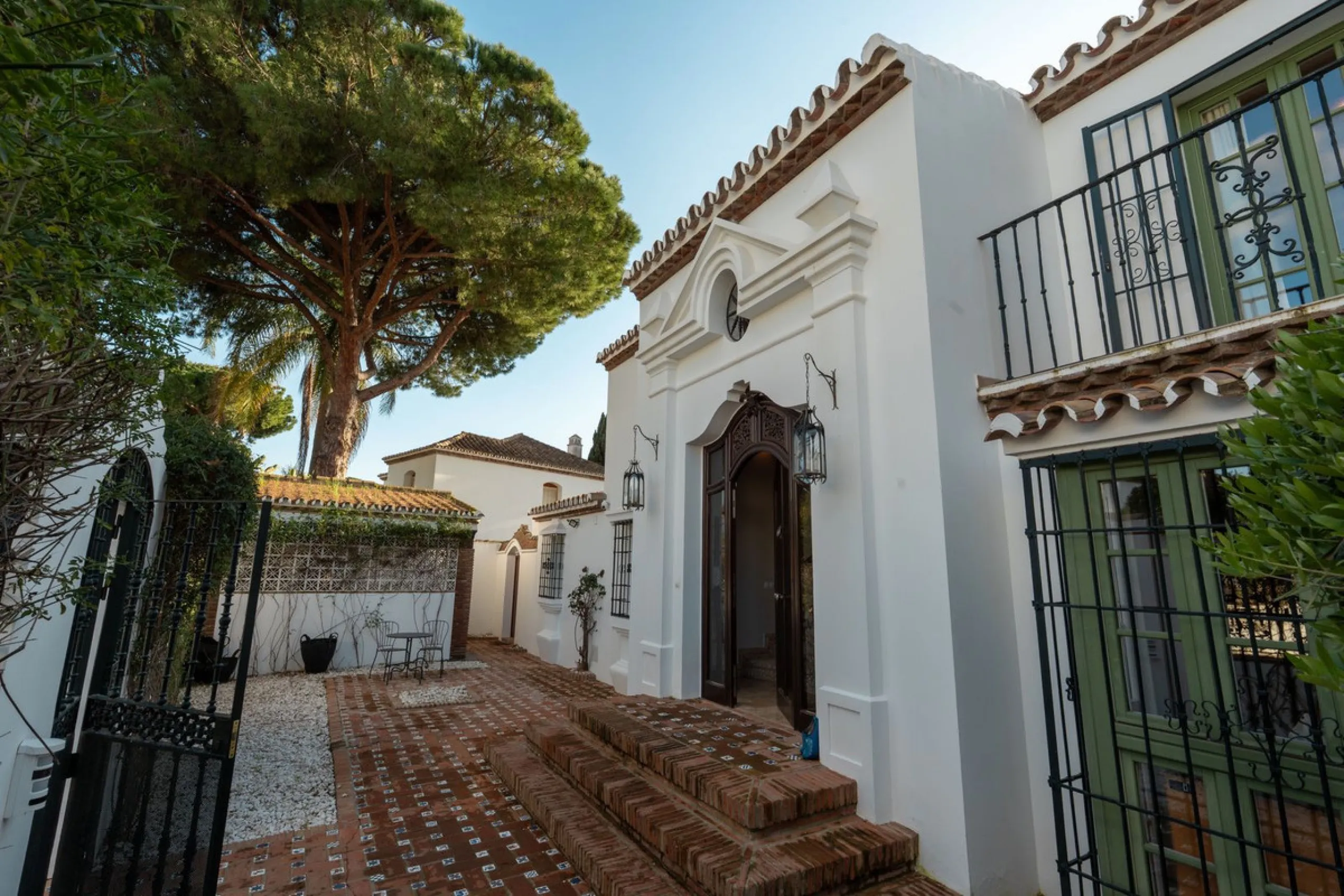 Exclusive Detached Beachside Villa - renovated in 2021