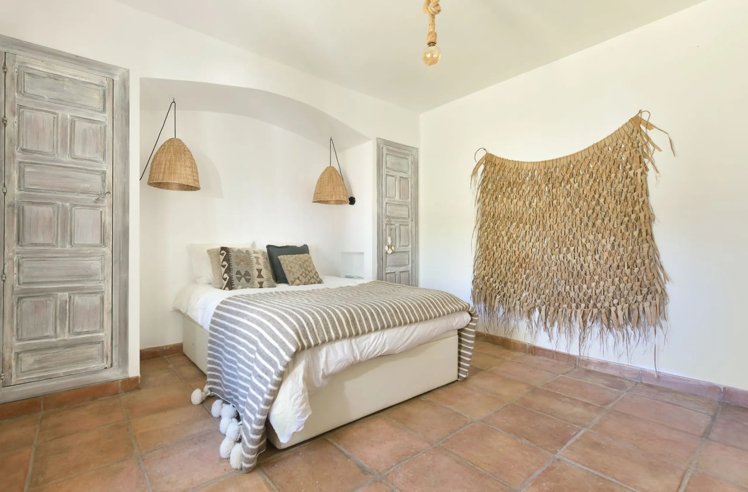 Stunning One-Level Ibiza style Villa in Prestigious Hacienda Las Chapas, Marbella East