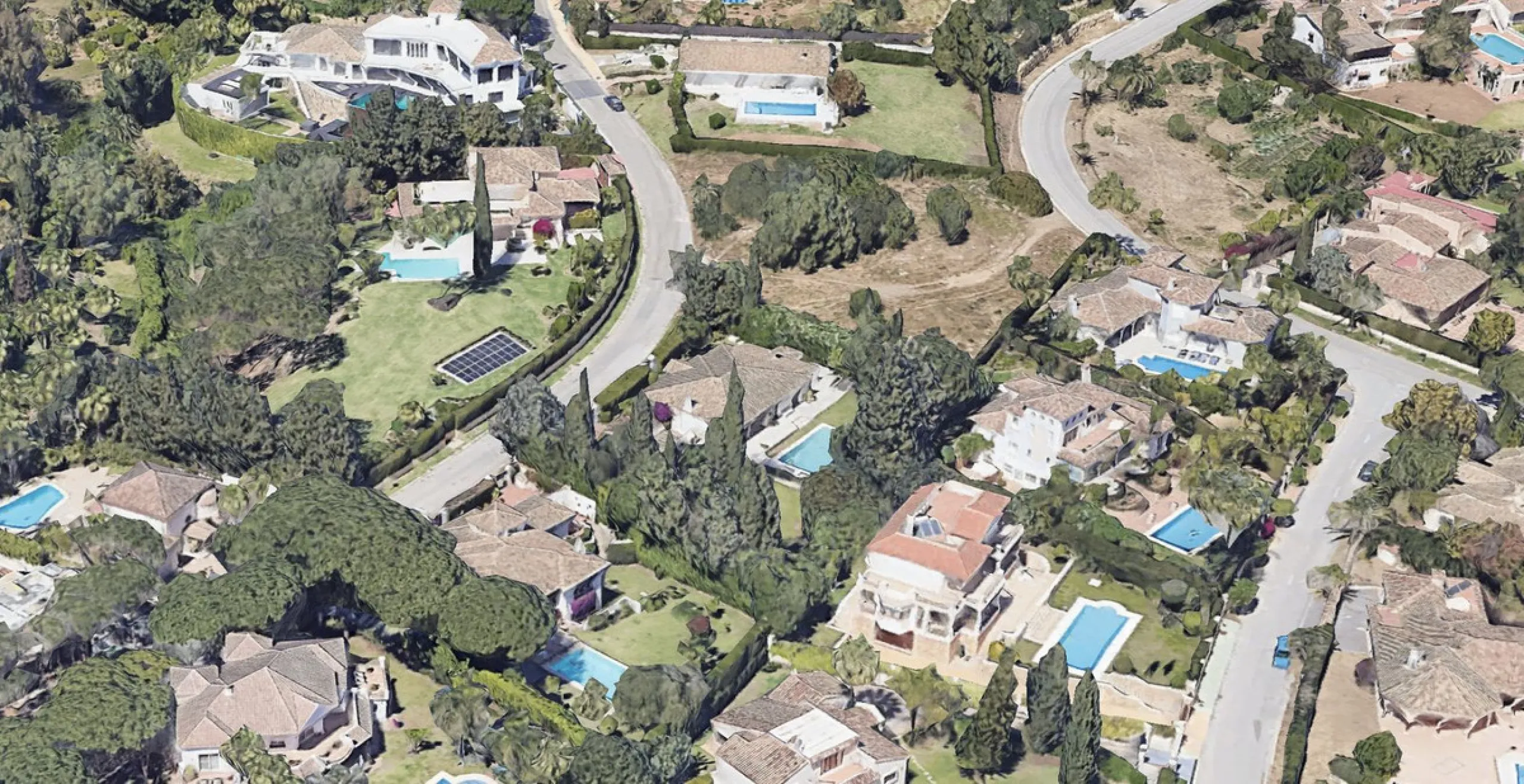 Stunning One-Level Ibiza style Villa in Prestigious Hacienda Las Chapas, Marbella East